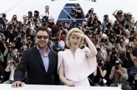 Russell Crowe y Cate Blanchett promoviendo "Robin Hood" en Cannes